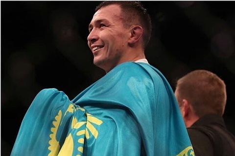 Дамир Исмагулов встретится с Альваресом на UFC