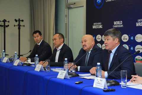 В пресс-центре СК "Барыс-Арена" прошла пресс-конференция в преддверии чемпионата мира