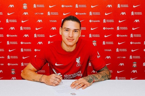 Дарвин Нуньес официально стал игроком футбольного клуба «Ливерпуль»