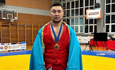 Еламан Койшыбаев стал серебряным призером чемпионата мира по самбо