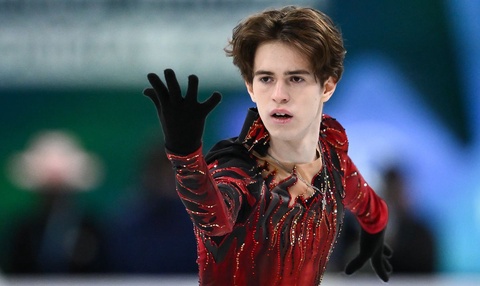 Михаил Шайдоров завоевал серебряную медаль по фигурному катанию в Китае