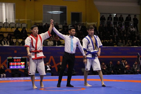 В Туркестане проходит Кубок мира по қазақ күресі