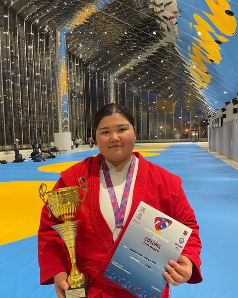 Арайлым Абенова завоевала бронзовую медаль чемпионата мира по самбо