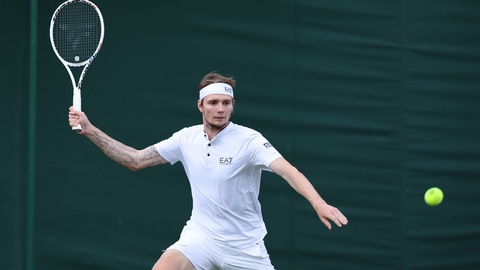 Александр Бублик вышел в третий круг Уимблдона