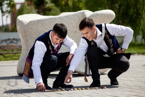 Қазақ халқының ұлттық ойындарының бірі – асық ату