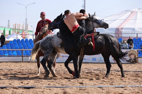 Дүниежүзілік көшпенділер ойындары үшінші жарыс күнін