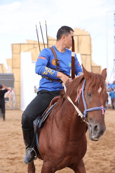 В Астане презентовали историческую книгу о жамбы ату