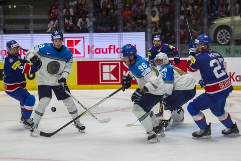 Сборная Казахстана по хоккею проиграла Словакии за путевку на Олимпиаду-2026