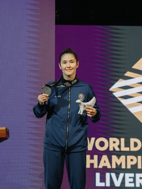 Назым Кызайбай стала серебряным призёром чемпионата мира по боксу.