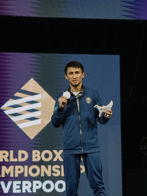  Махмуд Сабырхан стал чемпионом мира по боксу