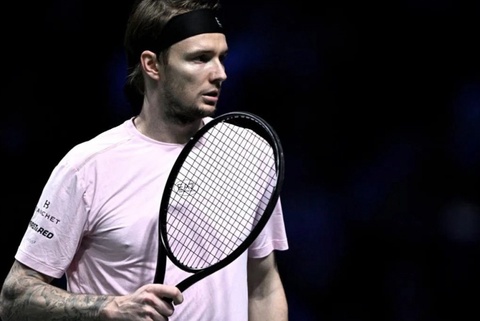 Александр Бублик вышел в полуфинал турнира Париж Мастерс