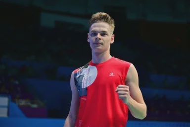 Дмитрий Панарин вышел в финал турнира по бадминтону в Бангладеш