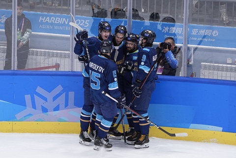 В хоккее с шайбой мужская сборная Казахстана стала чемпионкой Азиатских игр