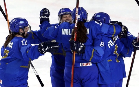 Сборная Казахстана по хоккею среди девушек начала чемпионат мира с победы