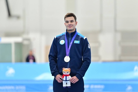 Евгений Кошкин установил мировой рекорд на дистанции 100 метров в конькобежном спорте