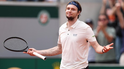 Александр Бублик жартылай финалға шықты  ⠀