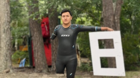 Карагандинский параспортсмен Акназар Муталипов переплыл озеро Балхаш