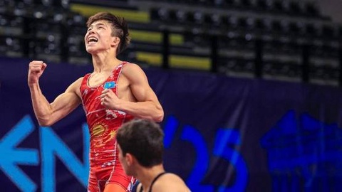 Казахстанский борец стал чемпионом мира