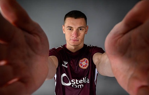 Ислам Чесноков шотландиялық «Хартс» ойыншысы атанды