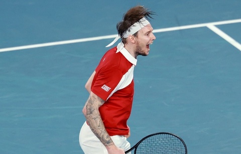 Александр Бублик вышел в 1/8 финала