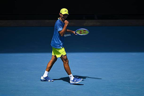 Зангар Нурланулы вышел в полуфинал юниорского Australian Open