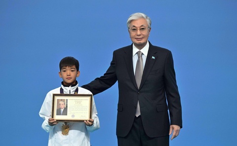 Президент VІ Дүниежүзілік көшпенділер ойындарының жеңімпаздары мен жүлдегерлерін марапаттады