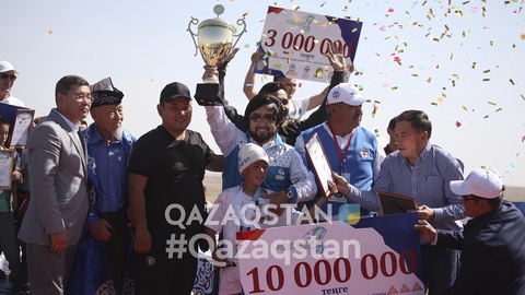 «АЛТЫН ТҰЛПАР» дәстүрлі республикалық турнирінде «Самал» атты тұлпар топ жарды (ФОТО)