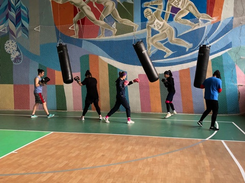 Женская сборная Казахстана по боксу проводит УТС в Украине