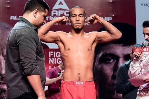 Еркін Дәрменов қарсыласын 30 секундта нокаутқа жіберді