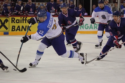 Сборная Казахстана по хоккею разгромила британцев во втором матче на ЧМ