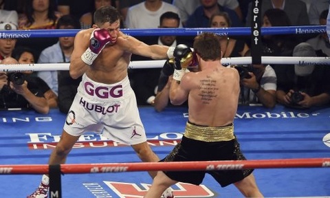 Қазақстандық кәсіпқой боксшы Геннадий Головкин мансабындағы алғашқы жеңілісіне ұшырады