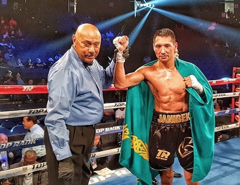 Жәнібек Әлімханұлы АҚШ-тағы алғашқы жекпе-жегінде жеңіске жетті