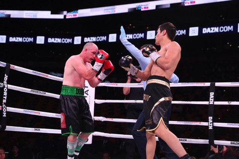 Елеусинов нокаутировал соперника и поднялся в мировом рейтинге