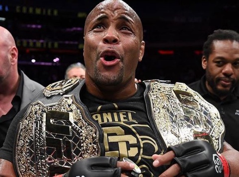 UFC 230: Кормье досрочно победил Льюиса