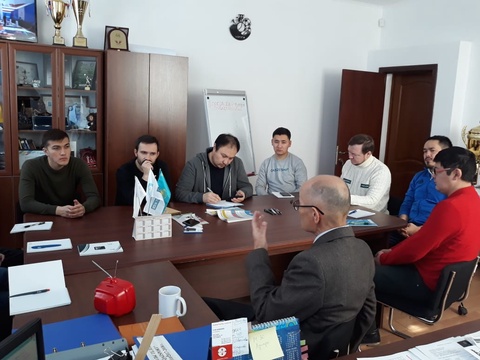 «QAZSPORT» комментаторлары профессор Намазалы Омашевпен кездесу-лекциясын өткізді