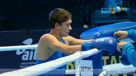 Бокс. Ілияс Сүлейменов жарыс жолын  жеңіспен бастады (ВИДЕО)