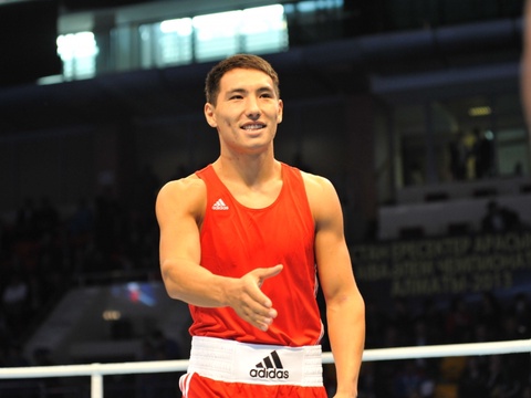 Жәнібек Әлімханұлы: Ұлттық құрамадағы боксшылардан үлгі аламын