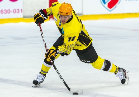 «Сарыарқа» Жоғары хоккей лигасында көш бастады