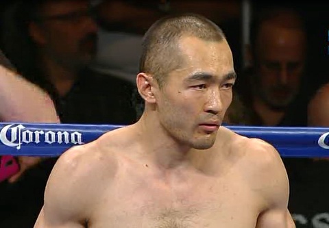 Бейбіт Шүменов ұпай санымен Бернард Хопкинске есе жіберді (ВИДЕО)