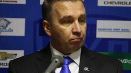 Қазақстандық хоккейшілердің сәтсіздігіне бас бапкер өзін кінәлі деп есептейді