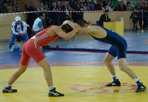 Ақтөбеде Жақсыбай Есентеміровті еске алуға арналған күрестен облыстық турнир өтті