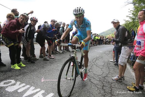 Джиро д'Италия көпкүндігінің 15-ші кезеңінде Фабио Ару жеңіске жетті