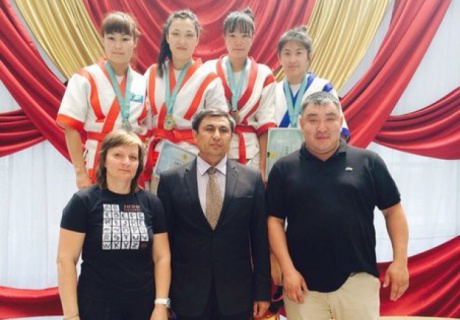 Талдықорғанда қыздар арасында қазақша күрестен тұңғыш чемпионат өтті 