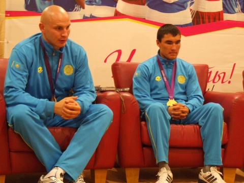 Сәпиев үшінші қыздың әкесі атанды,  Дычко шаңырақ көтерді