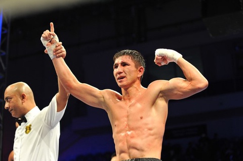 Чемпиондар тартысы. Мадияр Әшкеев кубалық Рониэль Иглесиас Сотолонгодан басым түсті (ВИДЕО)