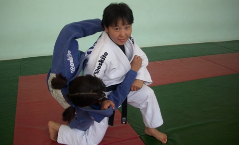 Дзюдошы қыздар жартылай финалда сүрінді