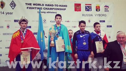 Дулат Ақпанбетов  қоян-қолтық  ұрыстан  жасөспірімдер арасындағы Әлем чемпионы атанды