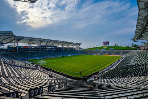 «StubHub Center» стадионына 27 мың адам сыяды