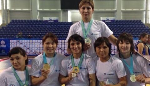 Әйелдер күресінен Астана қаласының құрамасы Қазақстан Кубогын жеңіп алды