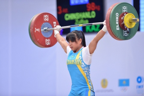 Зүлфия Чиншанло рекорд орнатып, әлемнің үш дүркін чемпионы атанды